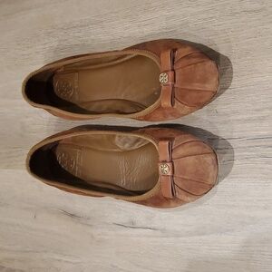 Tory Burch Suede Leather Ally Bow Ballet Flat size 7M Brown slip on pleated